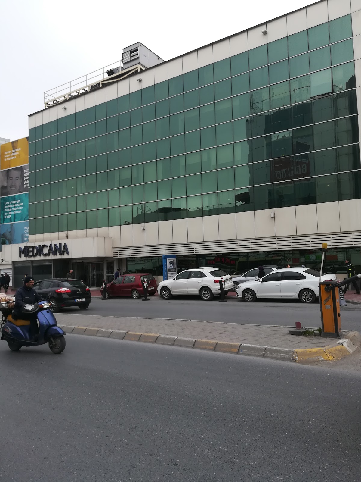 Photo of Medicana Bağcılar Caddesi COVID Testing at Haznedar, Bağcılar Cd. No:1, 34180 Güngören/İstanbul, Turkey