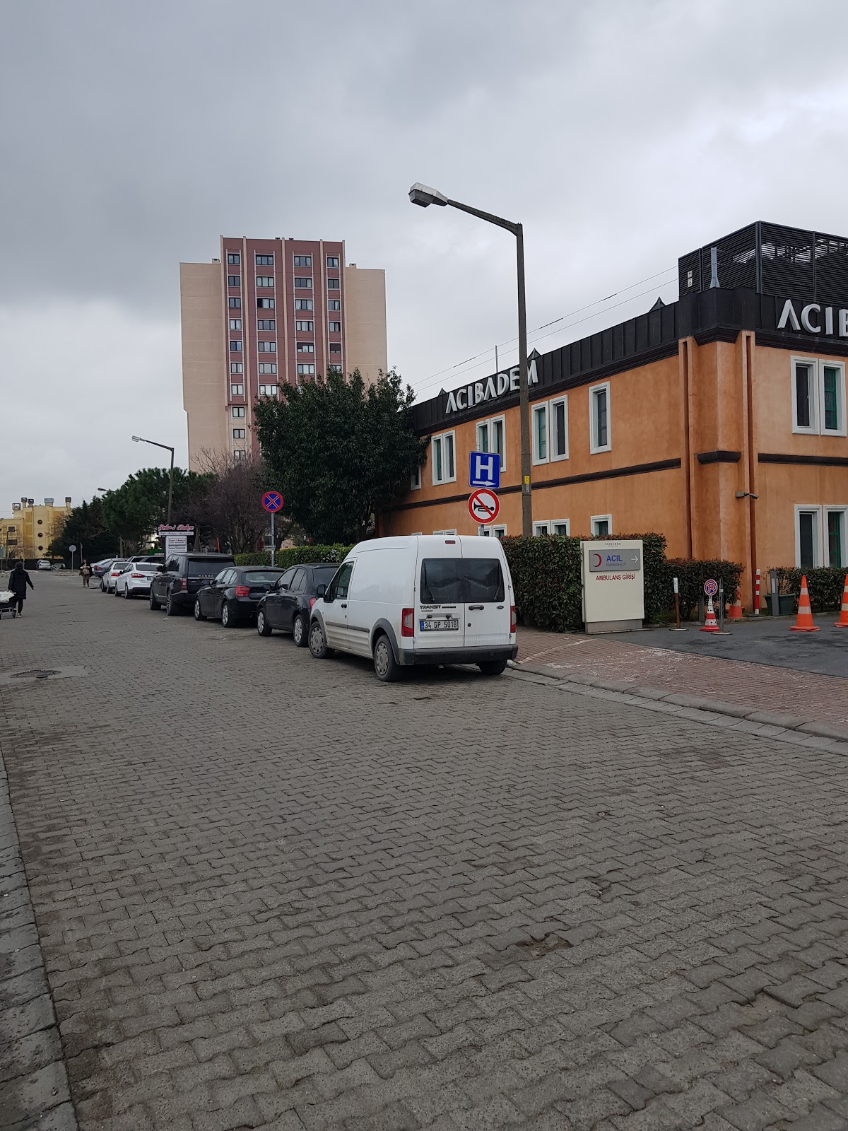 Photo of Acibadem Kemal Sunal Caddesi COVID Testing at Bahçeşehir 1. Kısım, Kemal Sunal Cd., 34488 Başakşehir/İstanbul, Turkey