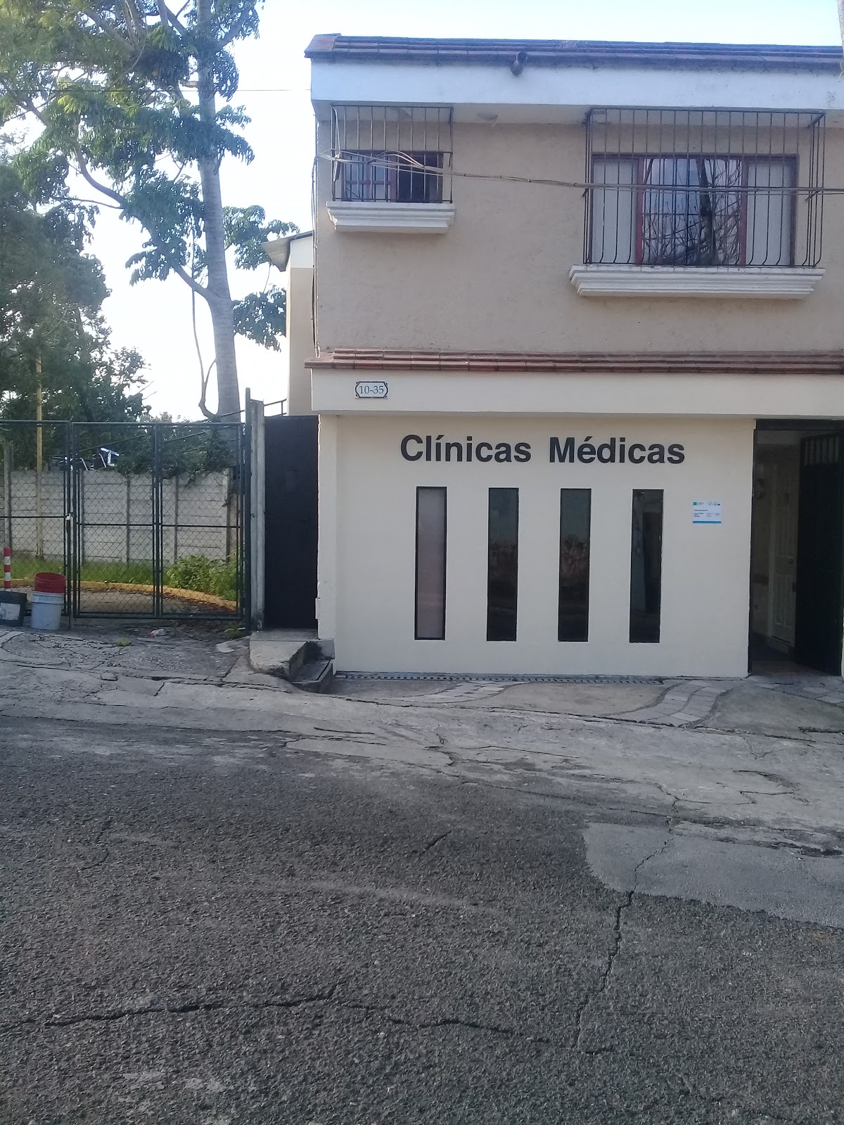 Photo of La Paz Hospital Zona 15 COVID Testing at Blvd. Vista Hermosa, Cdad. de Guatemala, Guatemala