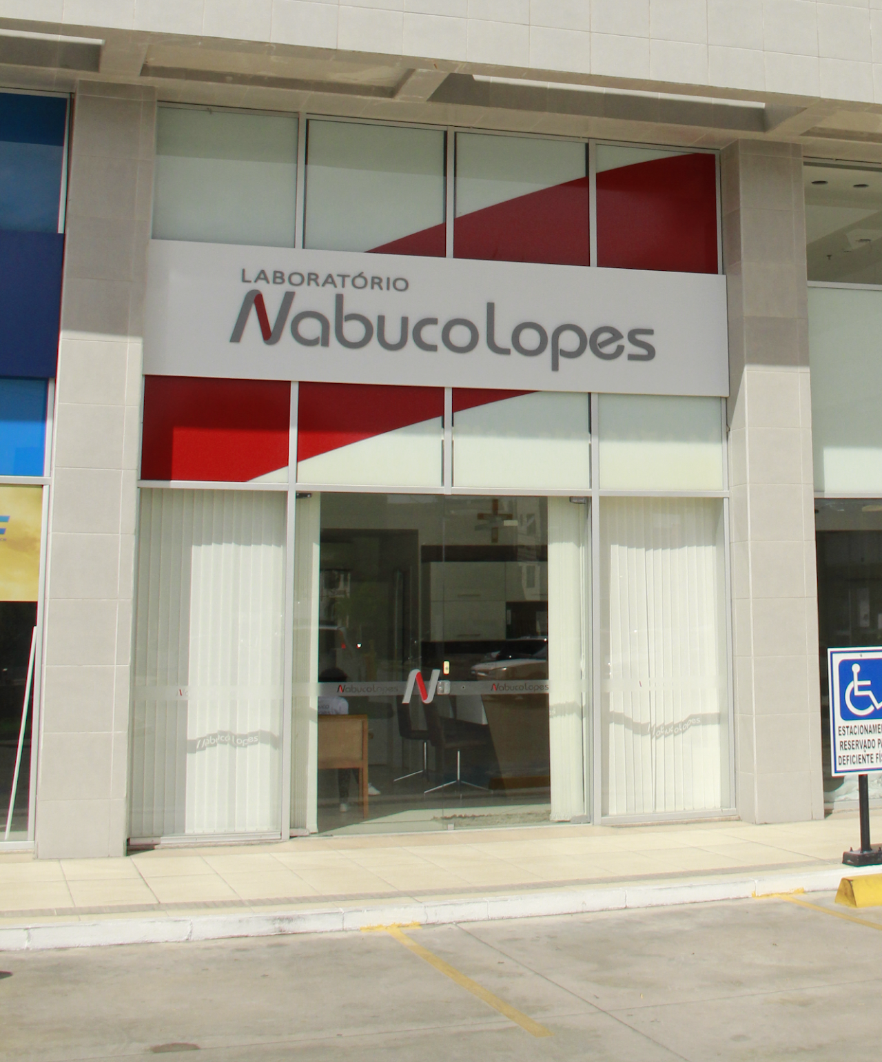 Photo of Laboratório Nabuco Lopes Jatiúca COVID Testing at Av. Dr. Antônio Gomes de Barros, 79 - Jatiúca, Maceió - AL, 57036-000, Brazil