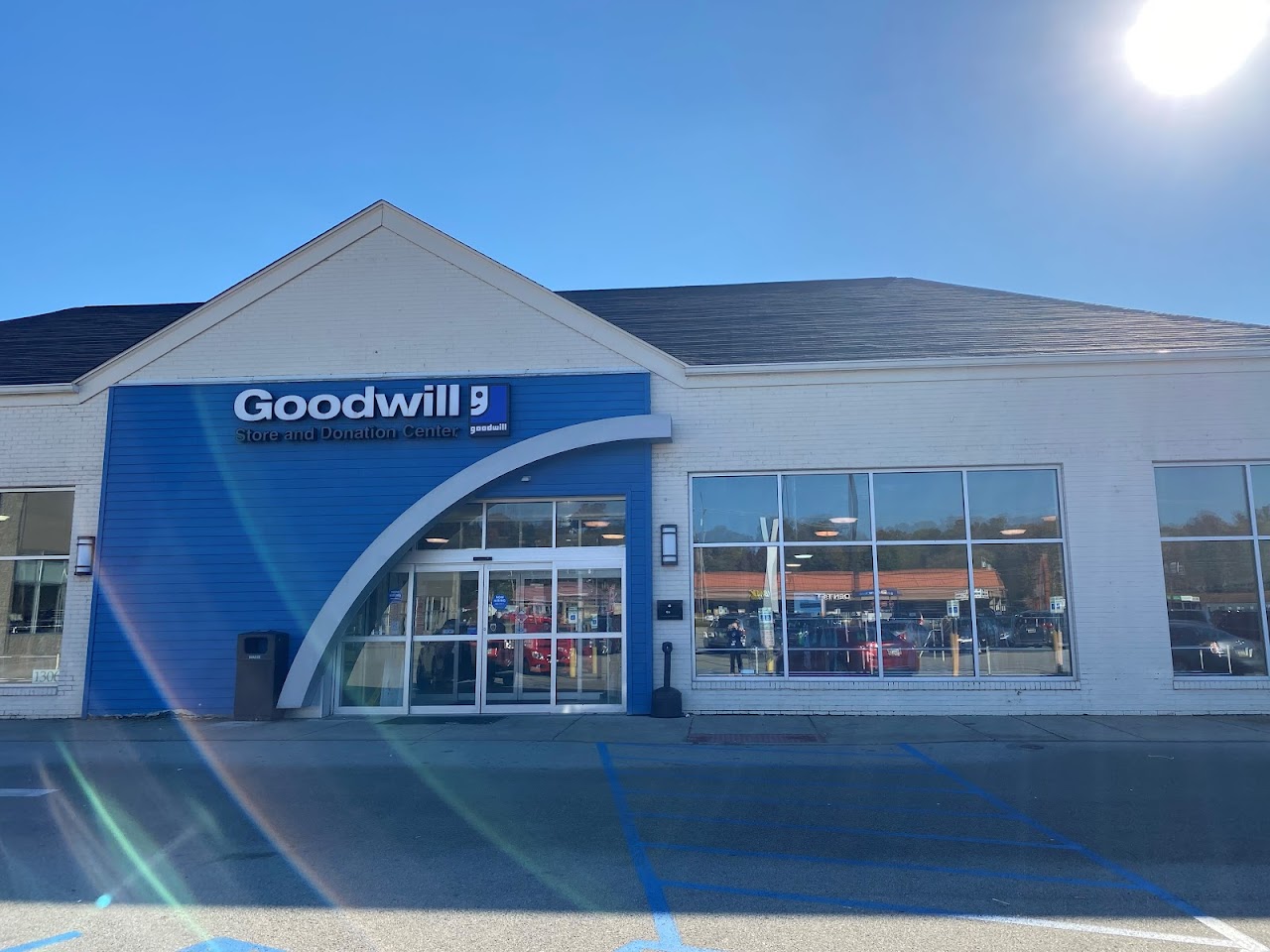 Photo of Curative Goodwill - Cheswick Shopping Center - Van COVID Testing at 1306 Pittsburgh St, Cheswick, PA 15024, USA